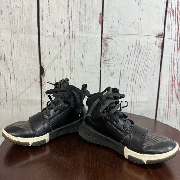 Under Armour High Top Volleyball Sneakers Women’s size 7 in black GUC - Picture 2 of 12